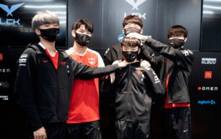 vsports体育-好战队长上演帽子戏法，清华夺得胜利