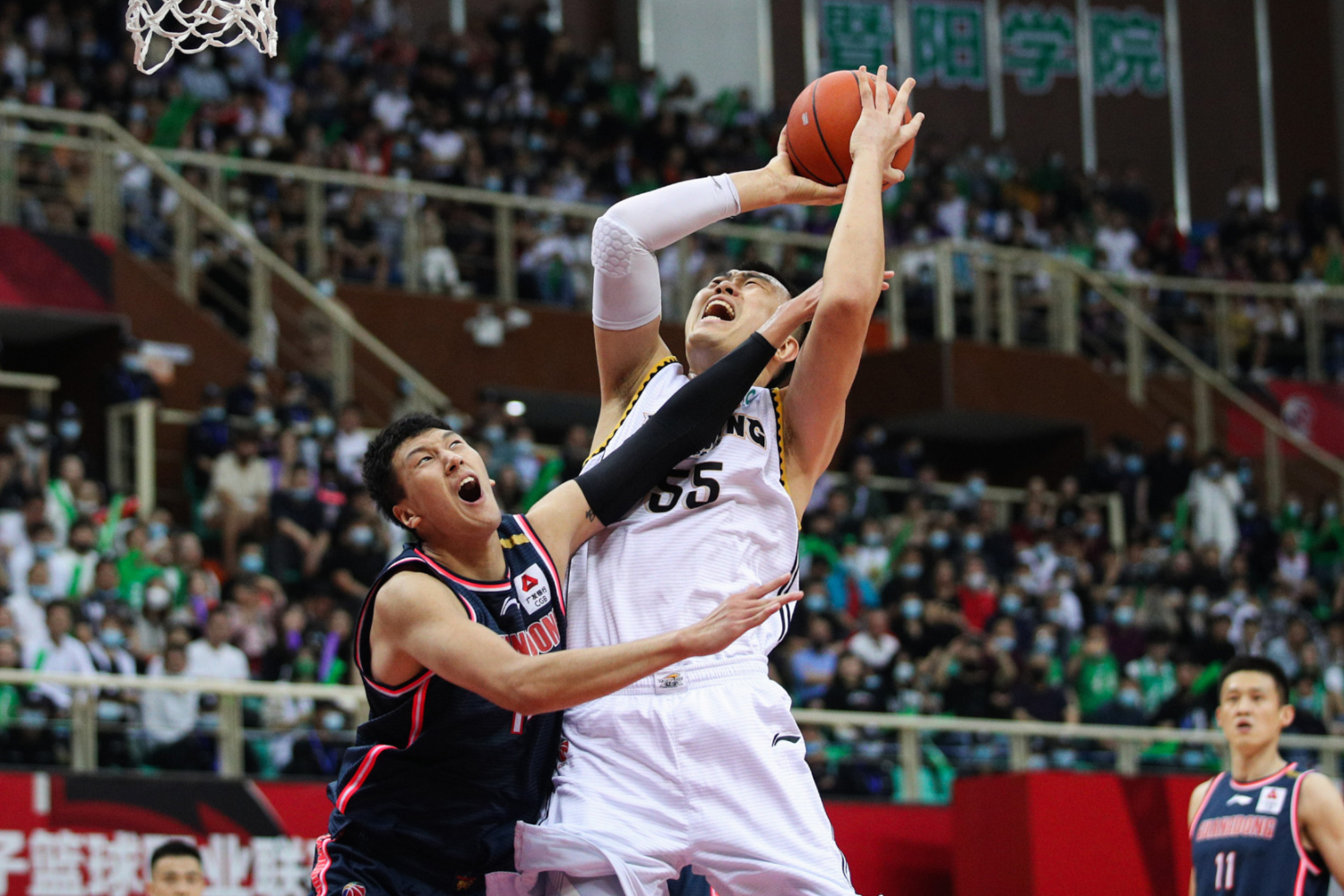 vsports体育-战术调整有效果，球队斩获胜利-第1张图片-V体育