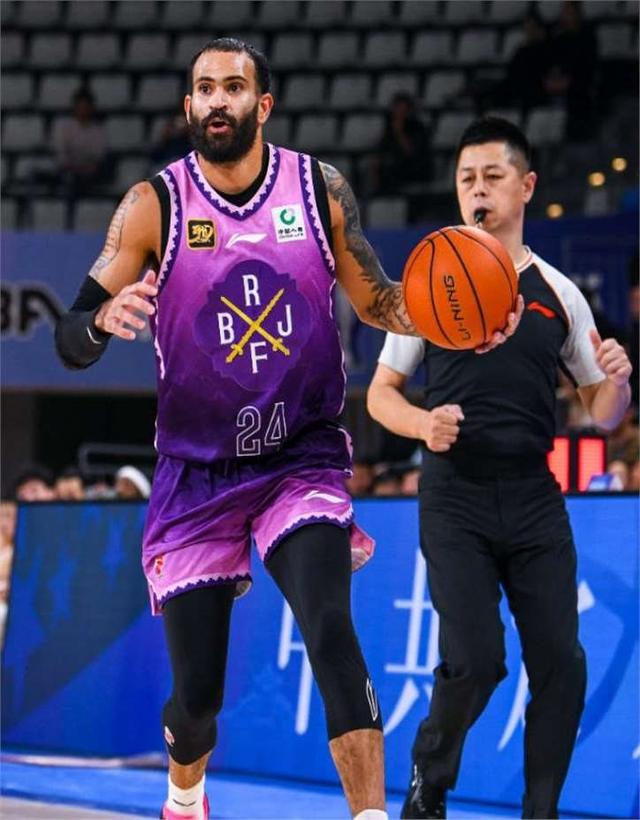 vsports体育-北控男篮客场逆袭，成功打破客场魔咒-第1张图片-V体育
